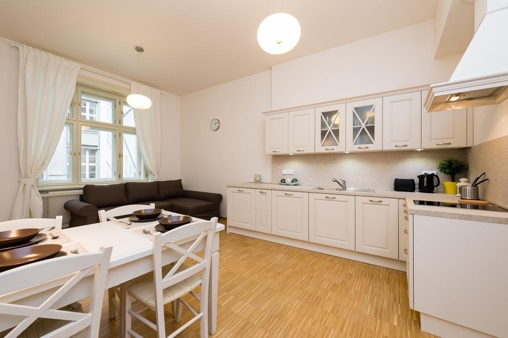 Modern Apartment Charvatova Prague Extérieur photo