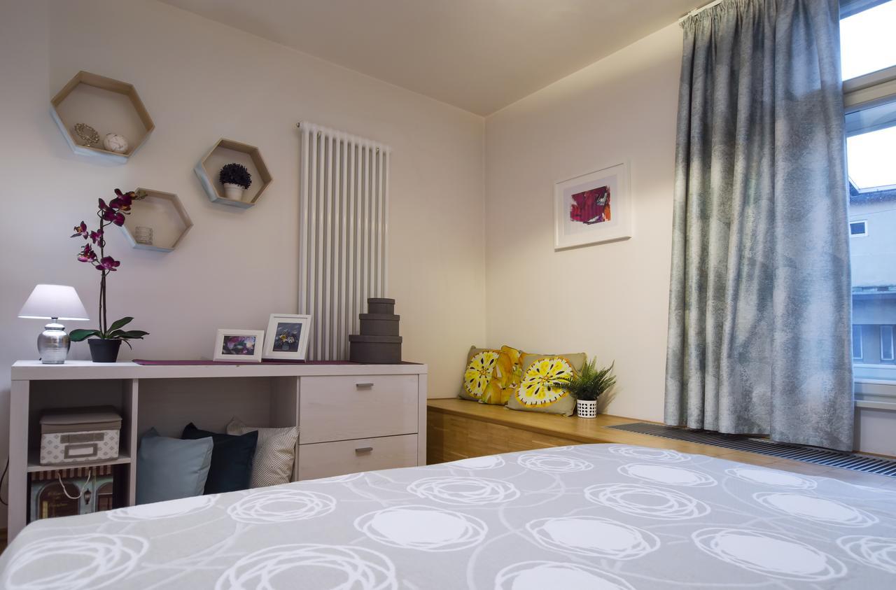 Modern Apartment Charvatova Prague Extérieur photo